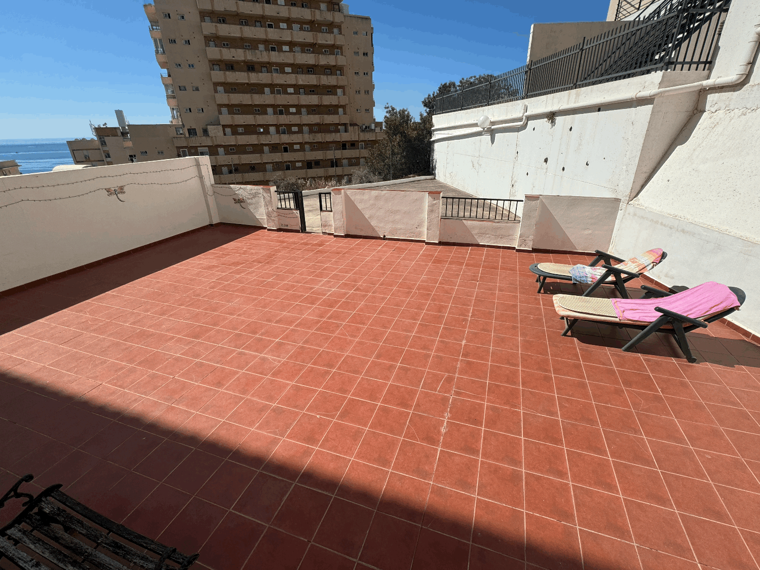 Bajo con gran terraza